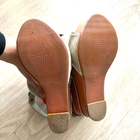 Platform Shoes - Picture 6 of 6